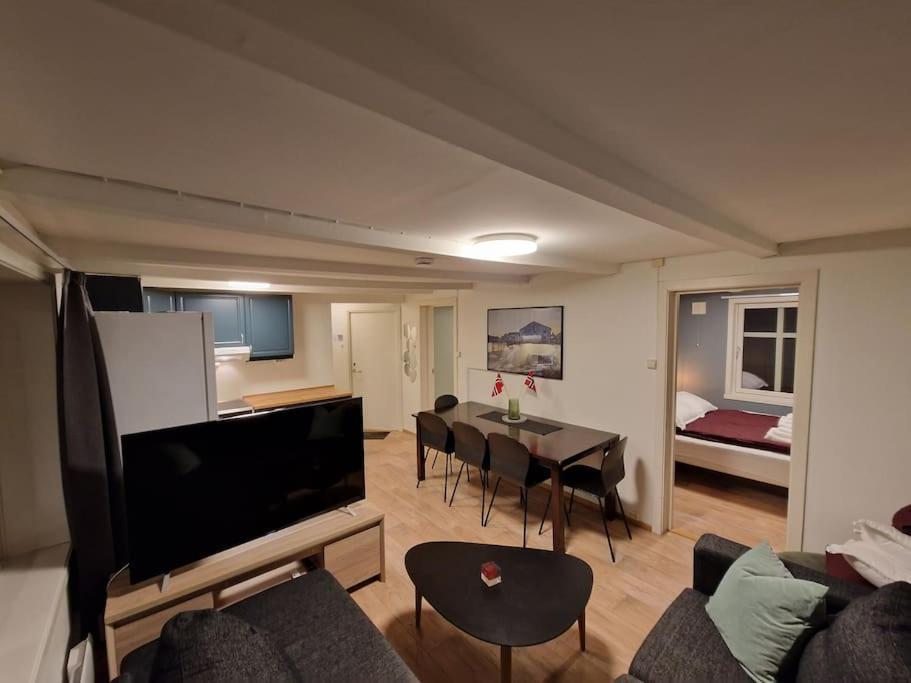 Apartment Next To The Bridge Тромсе Екстер'єр фото